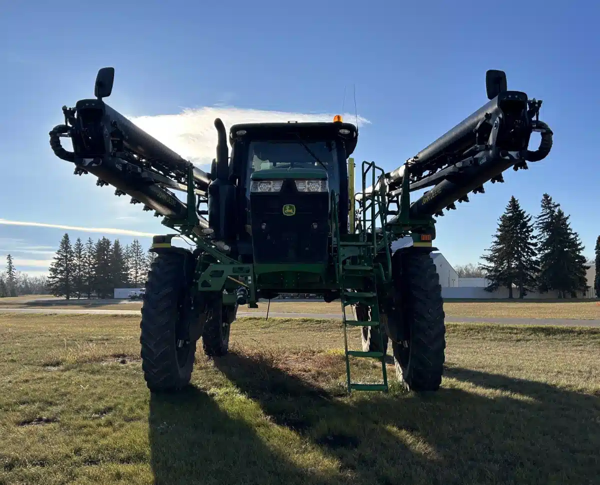 Gallery image 2 for Used 2019 John Deere R4045 Sprayer - Self Propelled