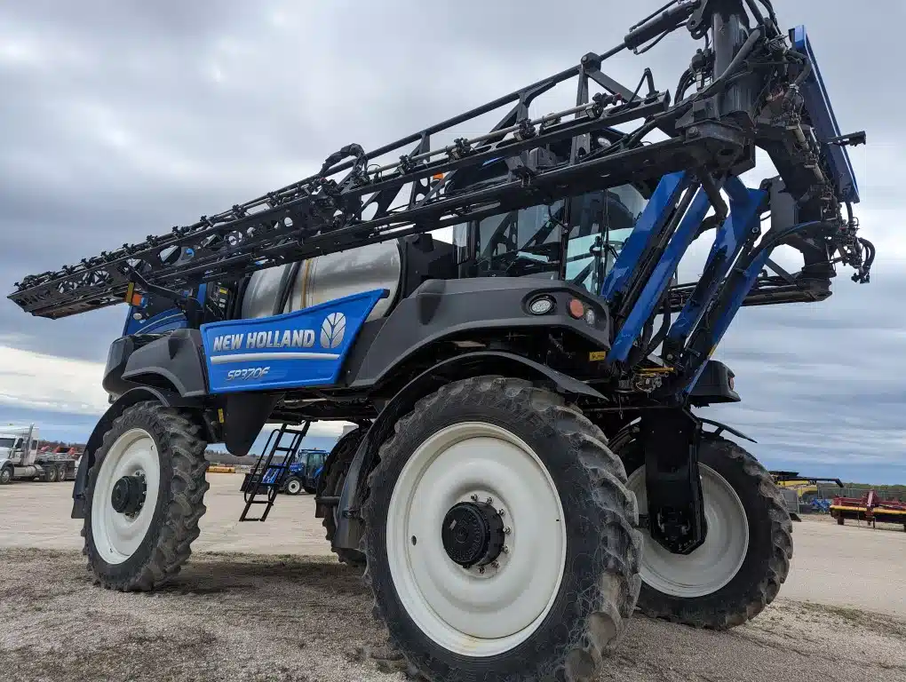 Gallery image 2 for Used 2023 New Holland SP370F Sprayer - Self Propelled