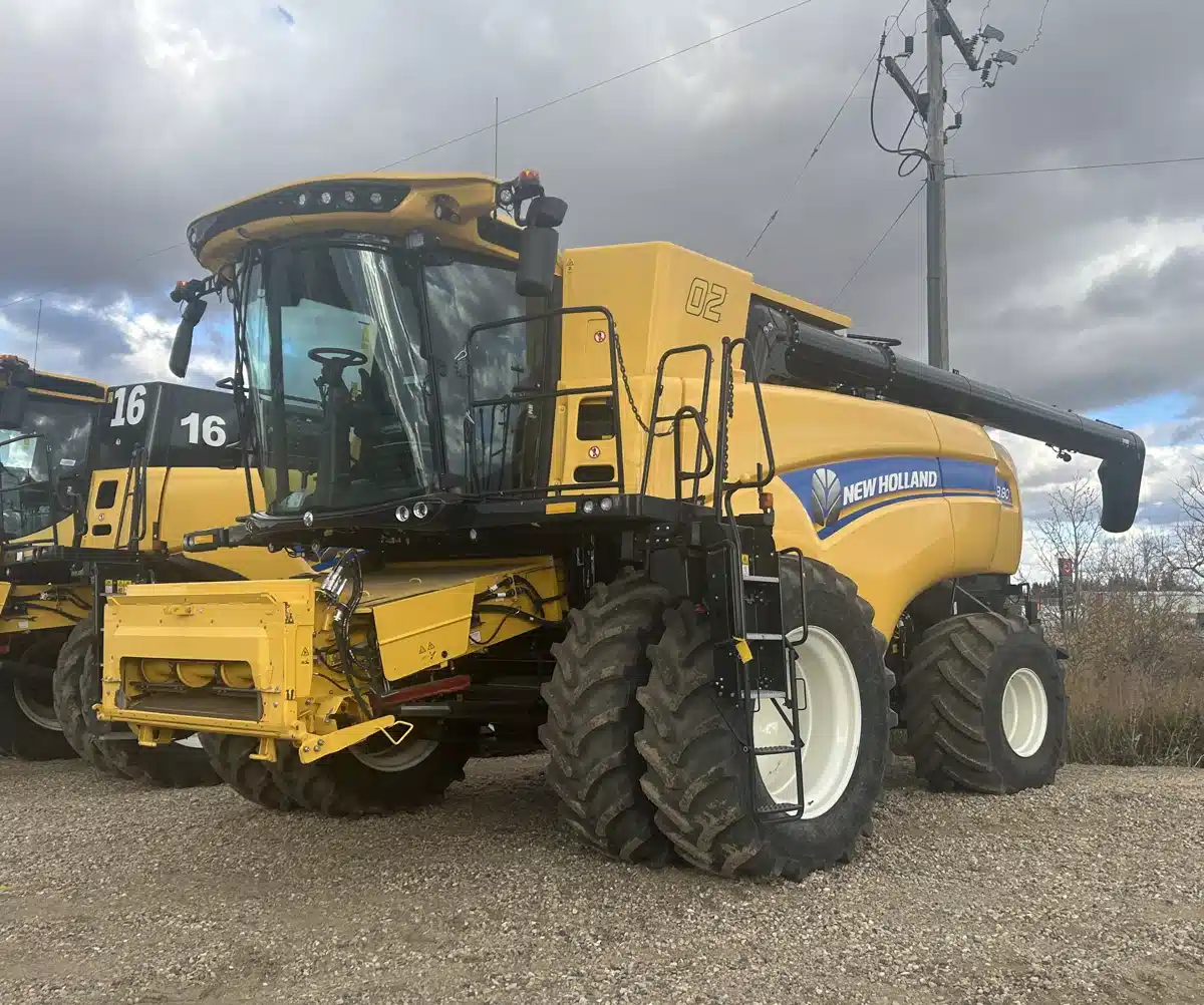 Gallery image 1 for Used 2022 New Holland CX8.80 Combine