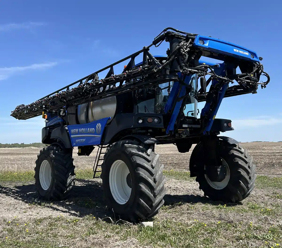 Gallery image 2 for Used 2023 New Holland SP370F Sprayer - Self Propelled
