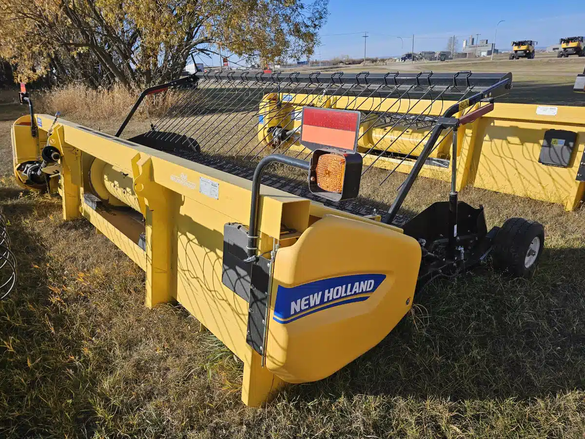 Gallery image 2 for Used 2018 New Holland 790CP Header - Pickup