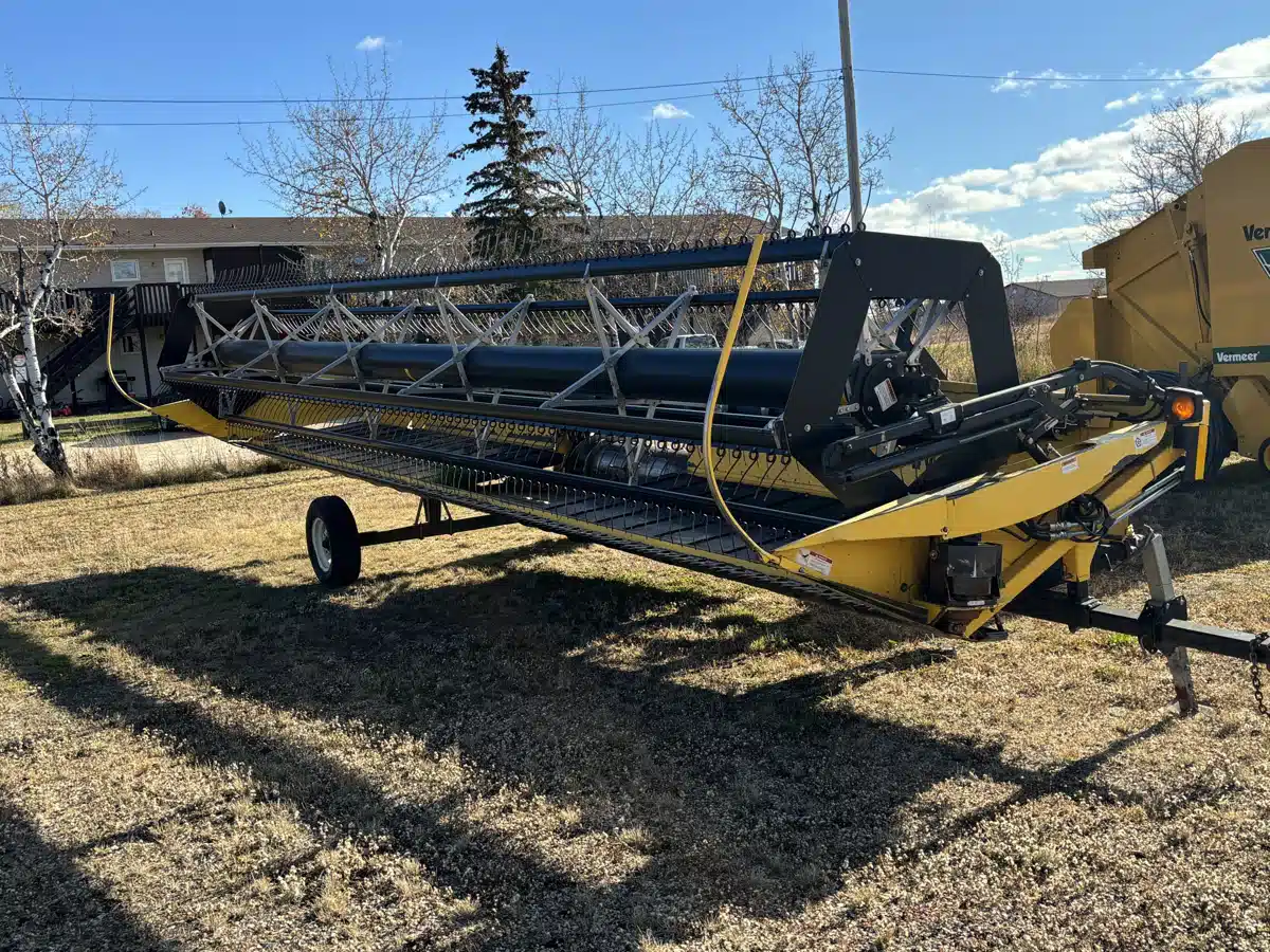 Gallery image 1 for Used 2003 New Holland 94C Header - Draper