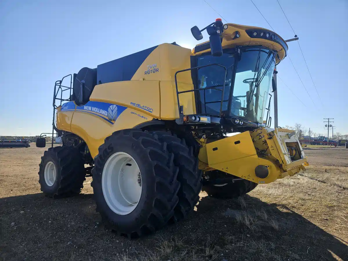 Gallery image 2 for Used 2023 New Holland CR8.90Z Combine
