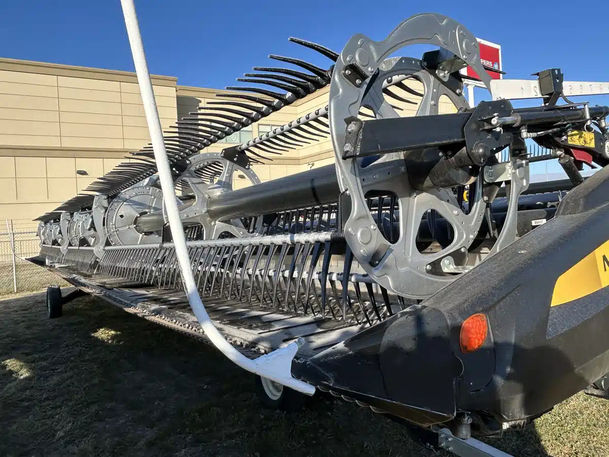 Gallery image 1 for Used 2022 MacDon FD240 Header - Flex Draper