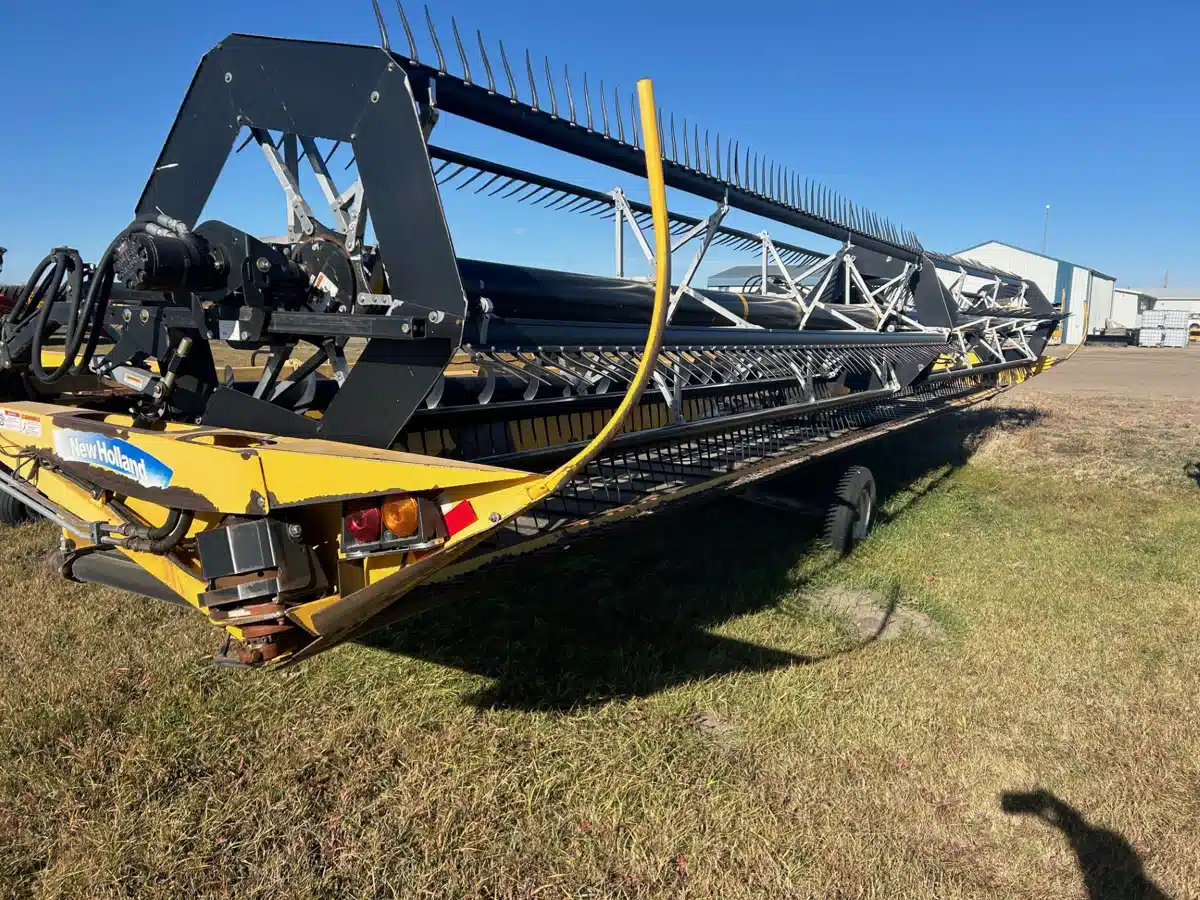 Gallery image 2 for Used 2009 New Holland 94C Header - Draper