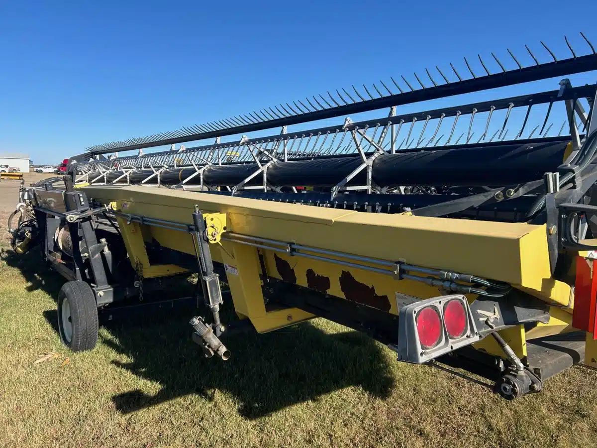 Gallery image 2 for Used 2007 New Holland 94C Header - Draper