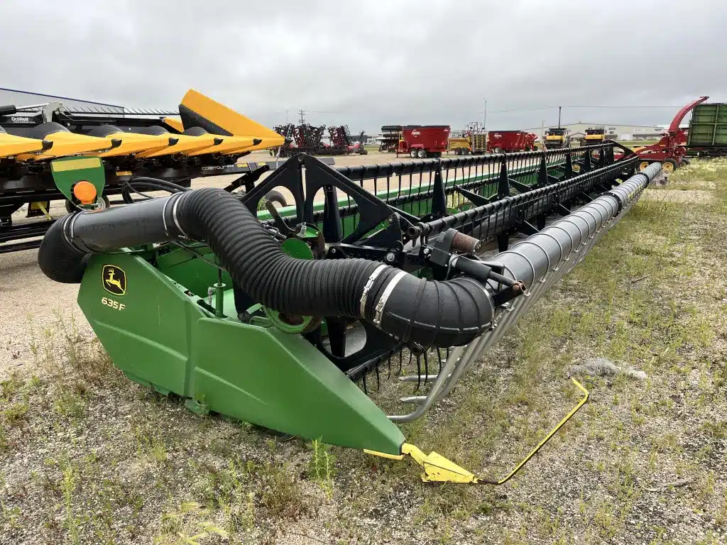 Gallery image 2 for Used 2004 John Deere 635F Header - Flex