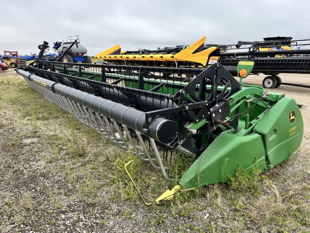 Gallery image 1 for Used 2004 John Deere 635F Header - Flex