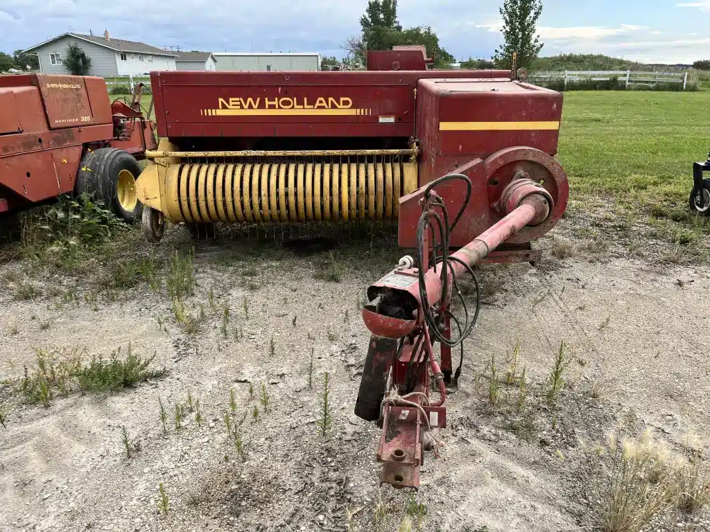Gallery image 2 for Used 1994 New Holland 575 Square Baler - Small