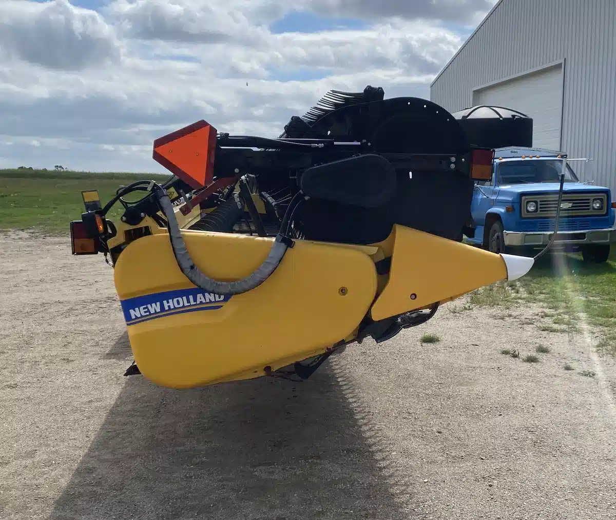 Gallery image 2 for Used 2013 New Holland 880CF Header - Draper
