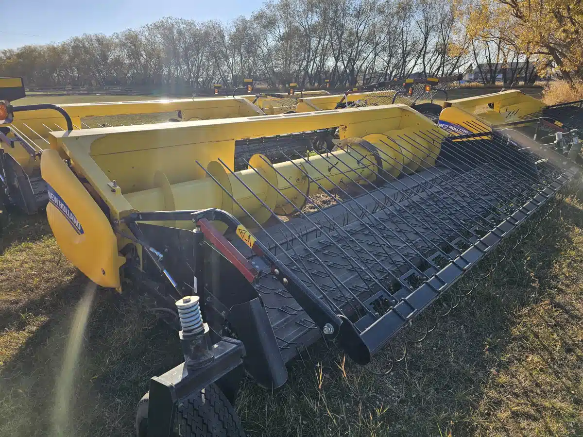 Gallery image 1 for Used 2019 New Holland 790CP Header - Pickup