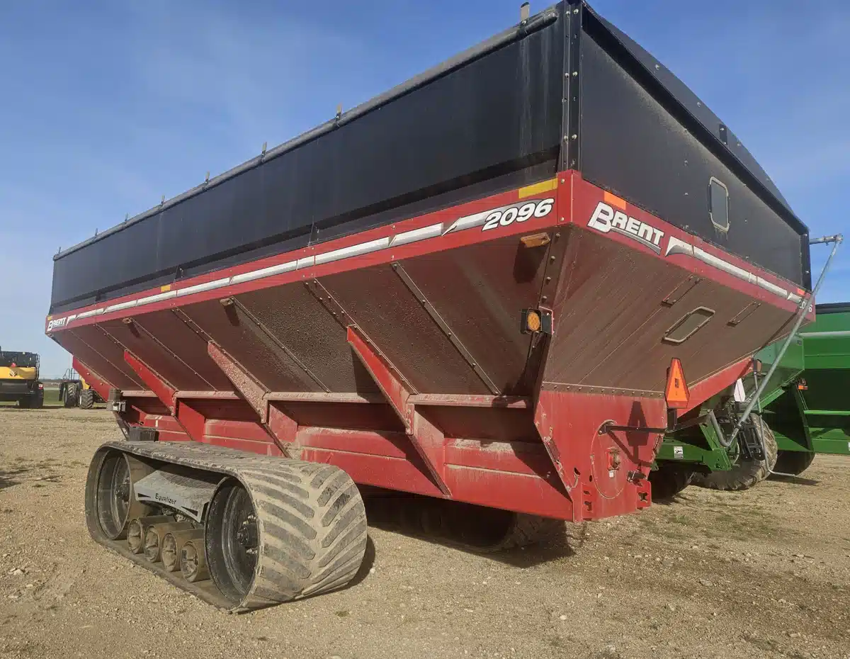 Gallery image 2 for Used 2017 Brent 2096 Grain Cart