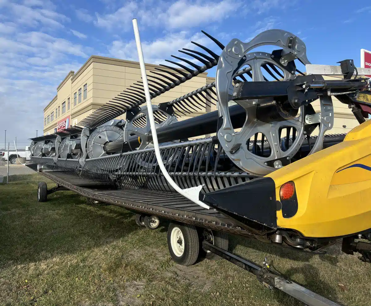 Gallery image 1 for Used 2023 MacDon FD240 Header - Flex Draper