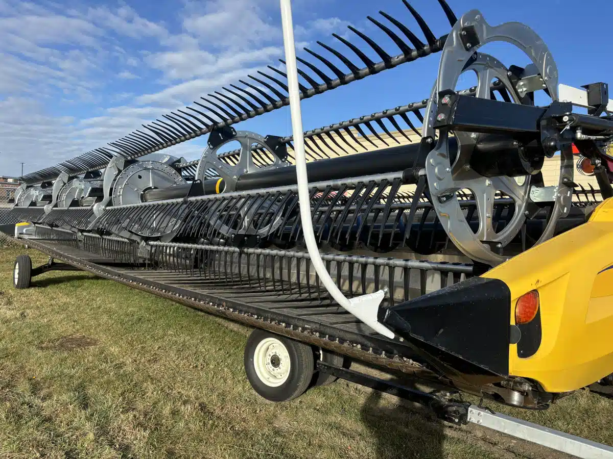 Gallery image 1 for Used 2023 MacDon FD240 Header - Flex Draper