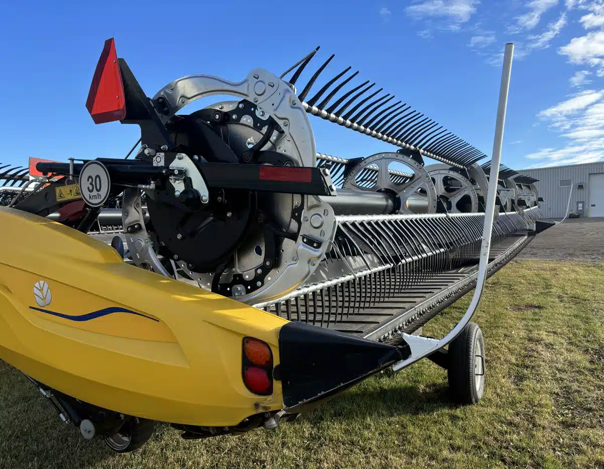 Gallery image 2 for Used 2023 MacDon FD240 Header - Flex Draper