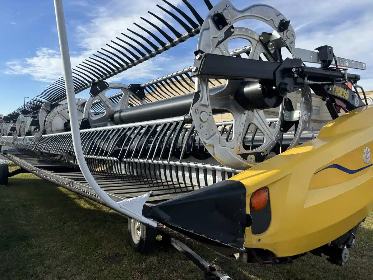 Gallery image 1 for Used 2023 MacDon FD240 Header - Flex Draper