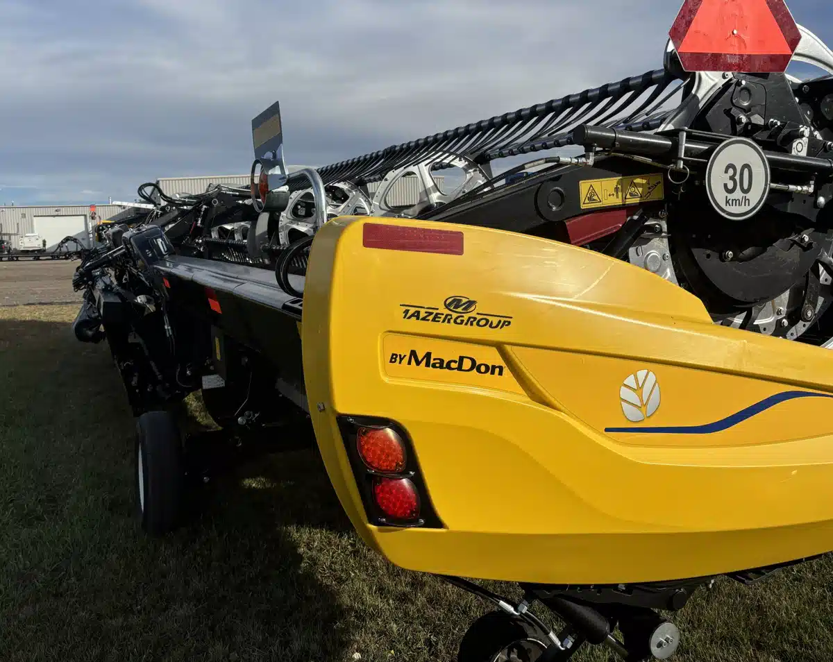 Gallery image 2 for Used 2023 MacDon FD240 Header - Flex Draper