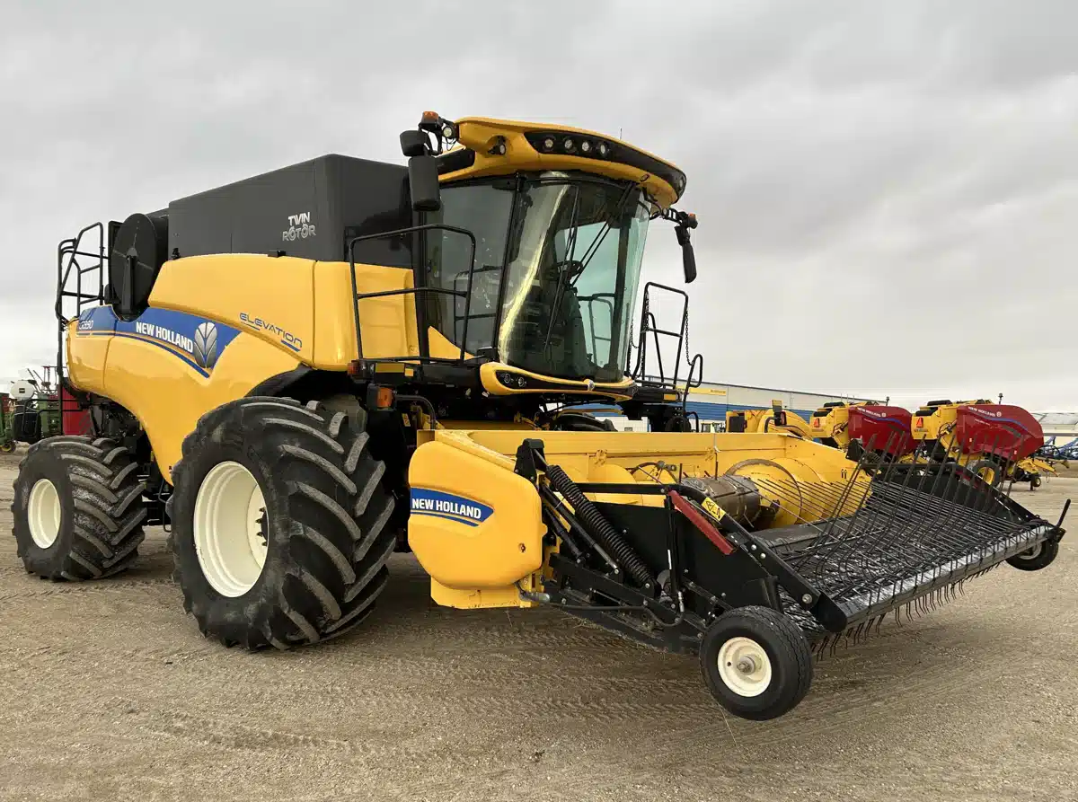 Gallery image 2 for Used 2017 New Holland CR9.90Z Combine