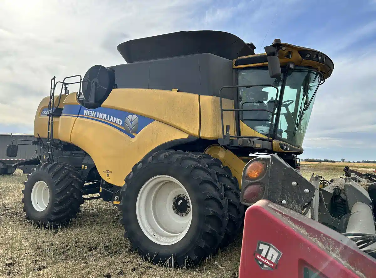 Gallery image 2 for 2019 New Holland CX8.90 Combine