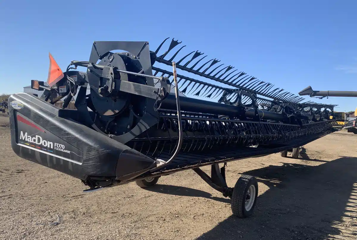 Gallery image 2 for Used 2011 MacDon FD70 Header - Draper
