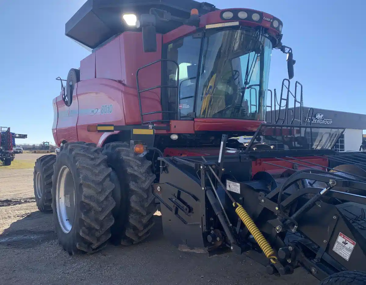 Gallery image 2 for Used 2008 Case IH 8010 Combine