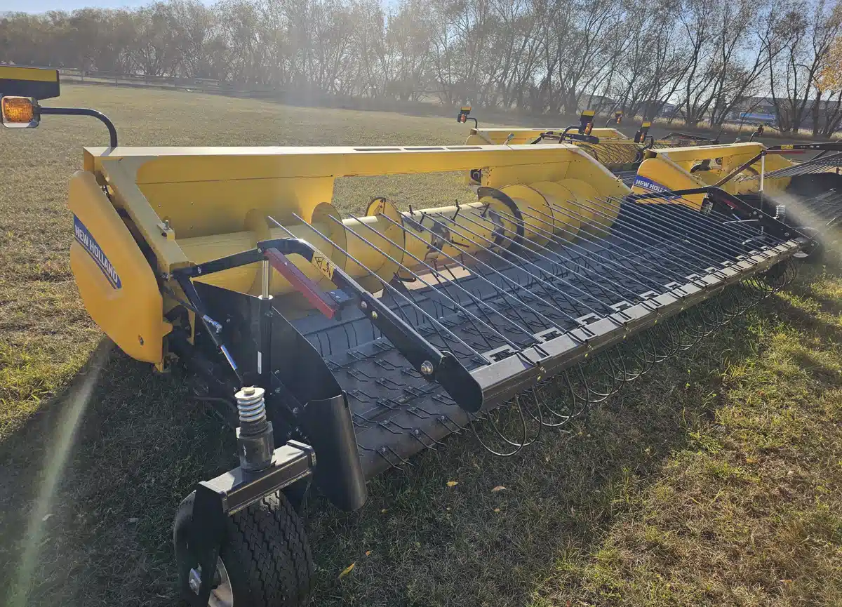 Gallery image 1 for Used 2018 New Holland 790CP Header - Pickup
