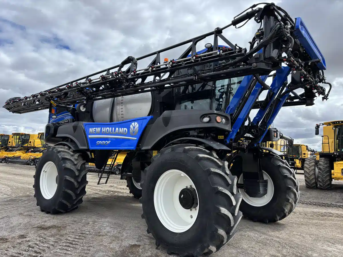 Gallery image 2 for Used 2023 New Holland SP.410F Sprayer - Self Propelled