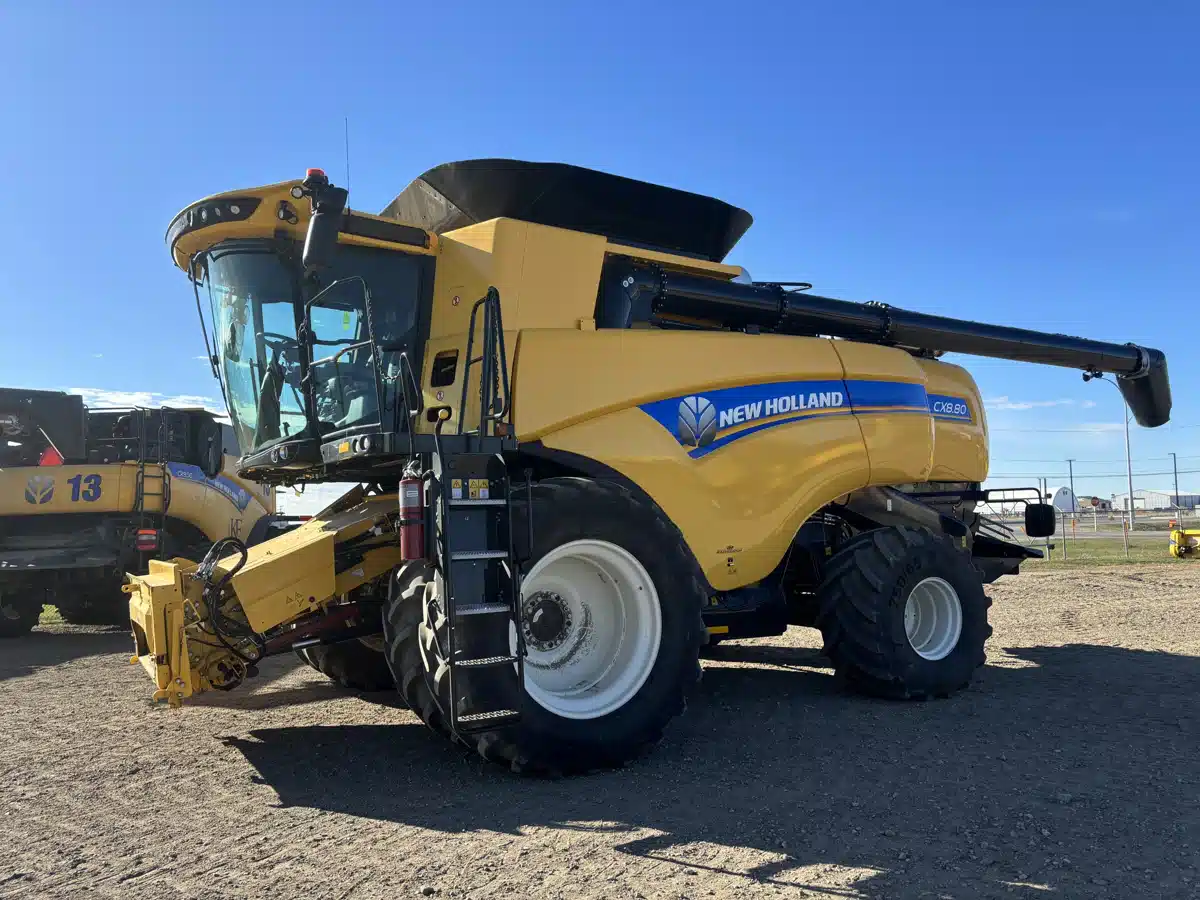 Gallery image 1 for Used 2023 New Holland CX8.80 Combine