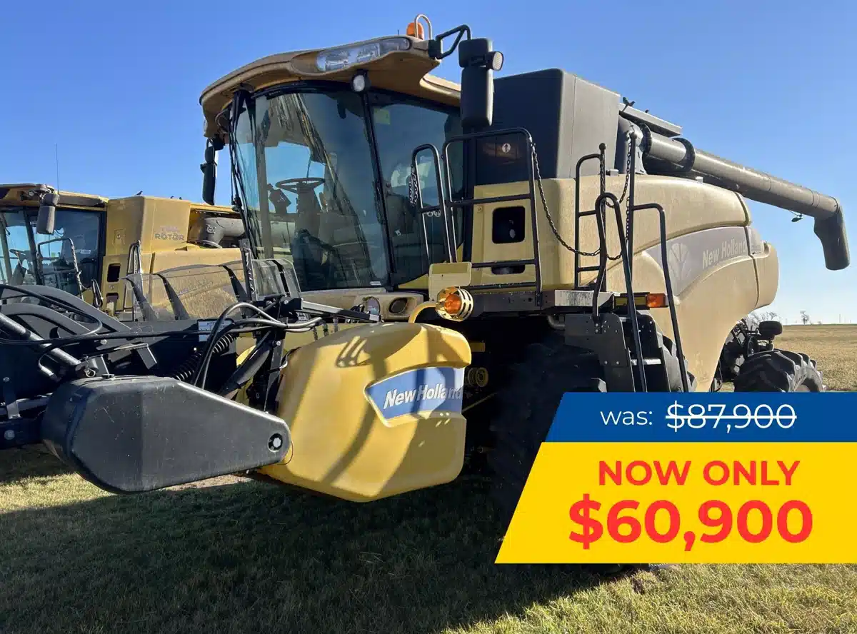 Gallery image 1 for Used 2007 New Holland CR9070 Combine