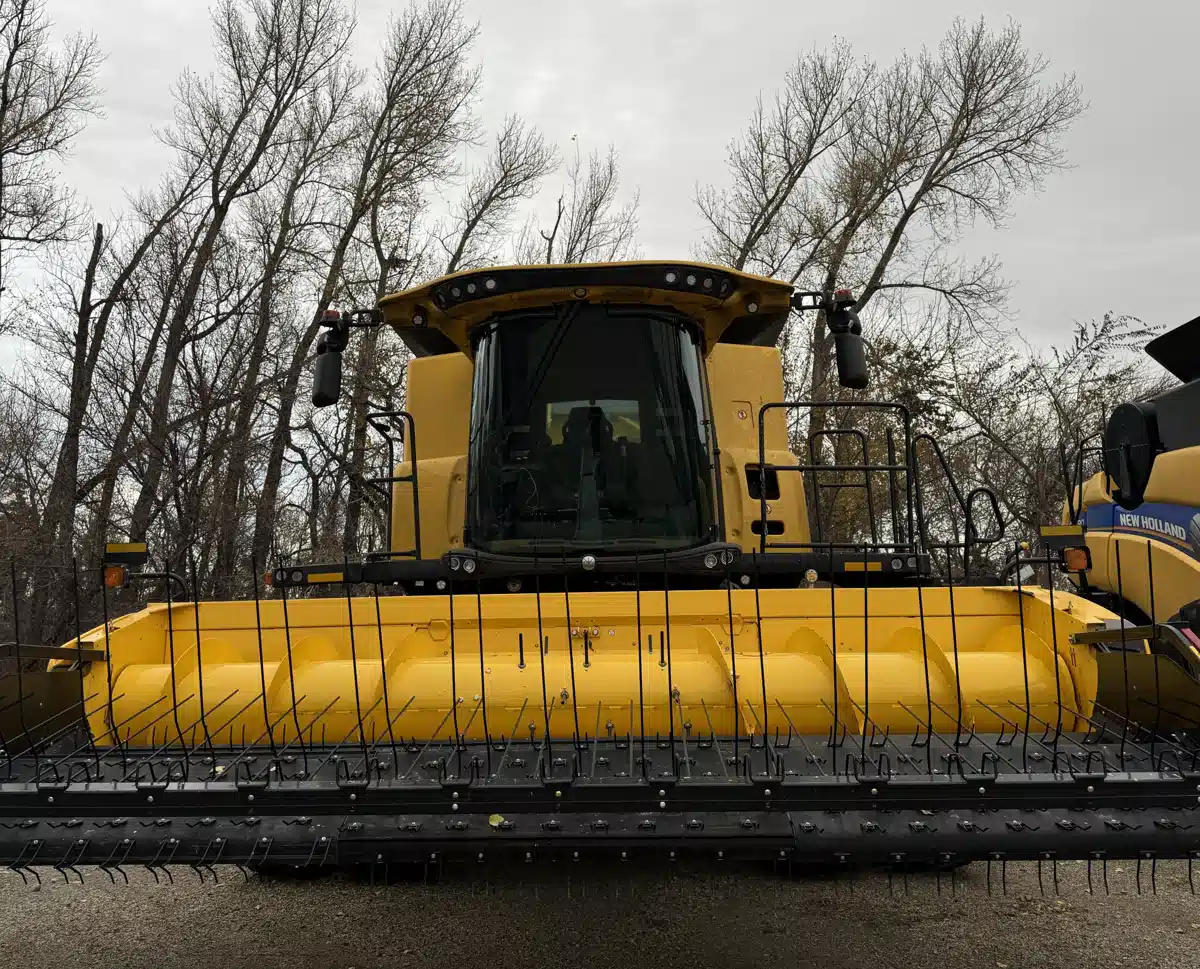 Gallery image 2 for Used 2023 New Holland CX8.80 Combine