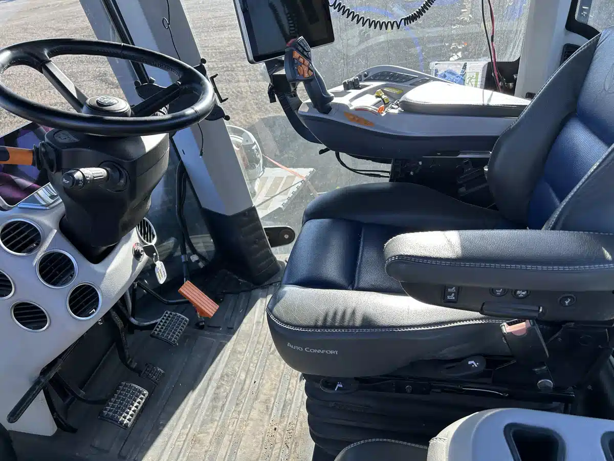 Gallery image 2 for 2023 New Holland T9.645 Tractor