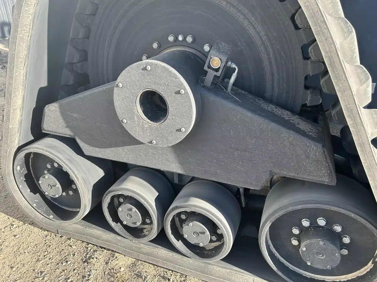 Gallery image 2 for 2023 New Holland T9.645 Tractor