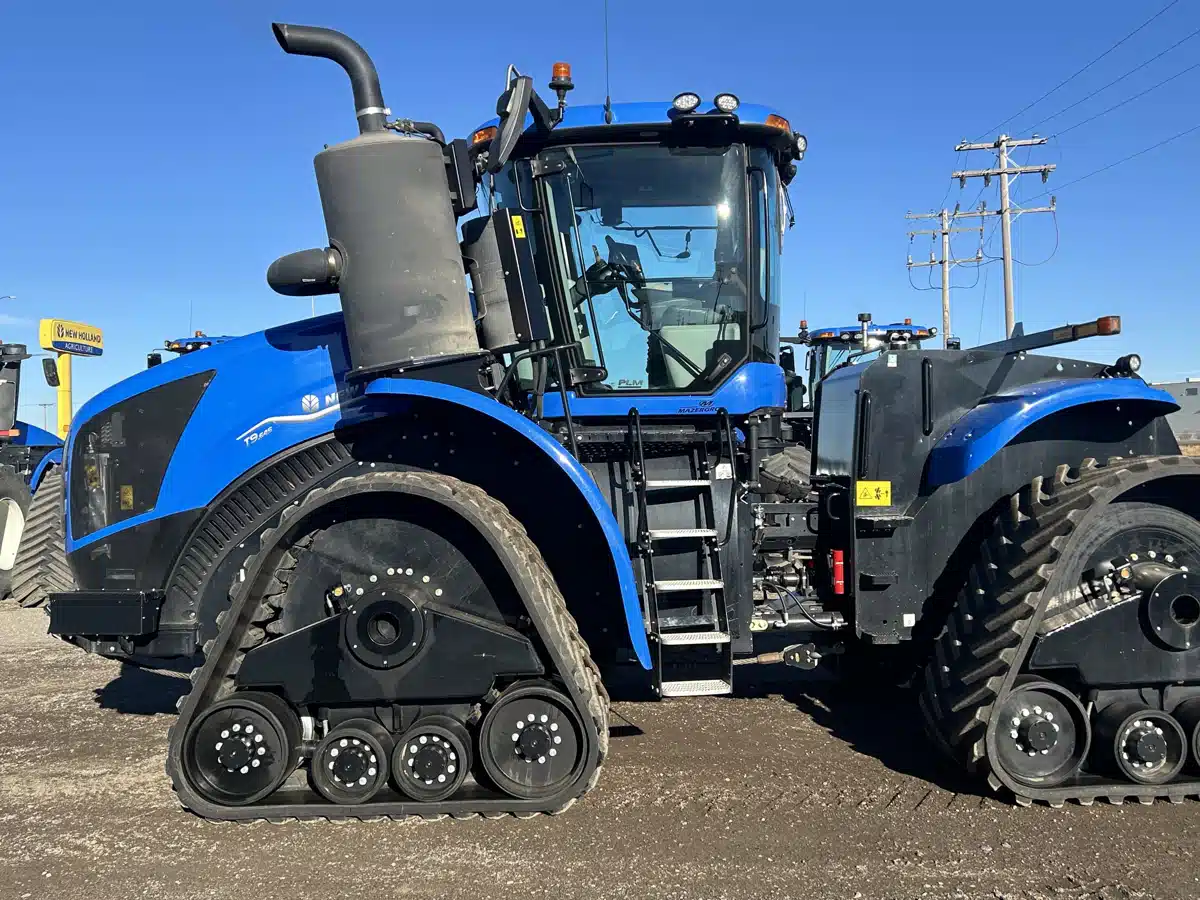 Gallery image 1 for Used 2023 New Holland T9.645 Tractor