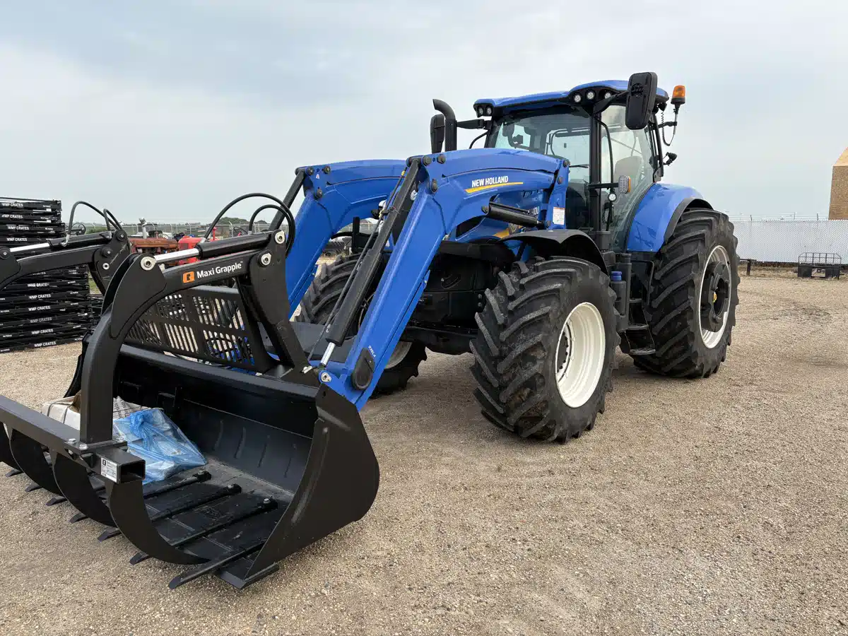 Gallery image 1 for 2023 New Holland T7.230 Tractor