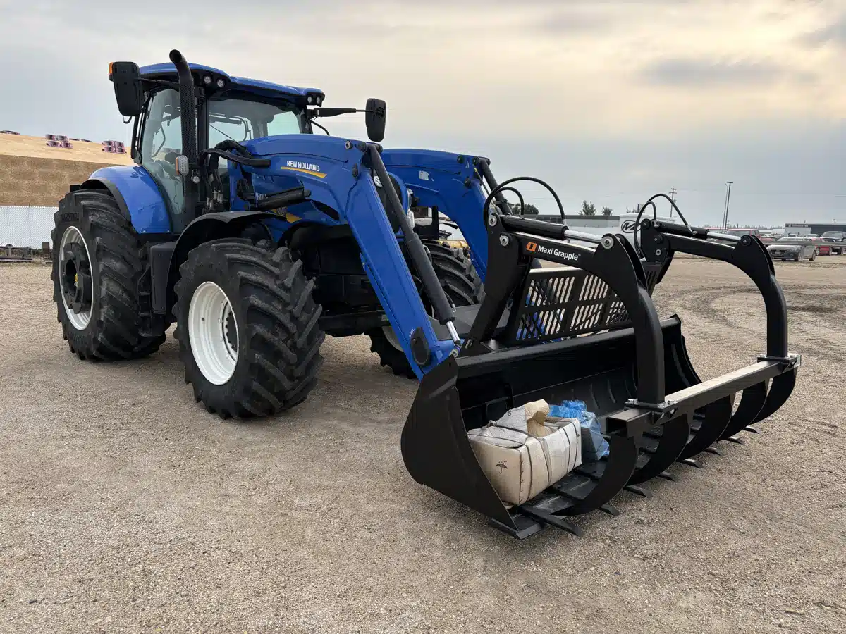 Gallery image 2 for 2023 New Holland T7.230 Tractor