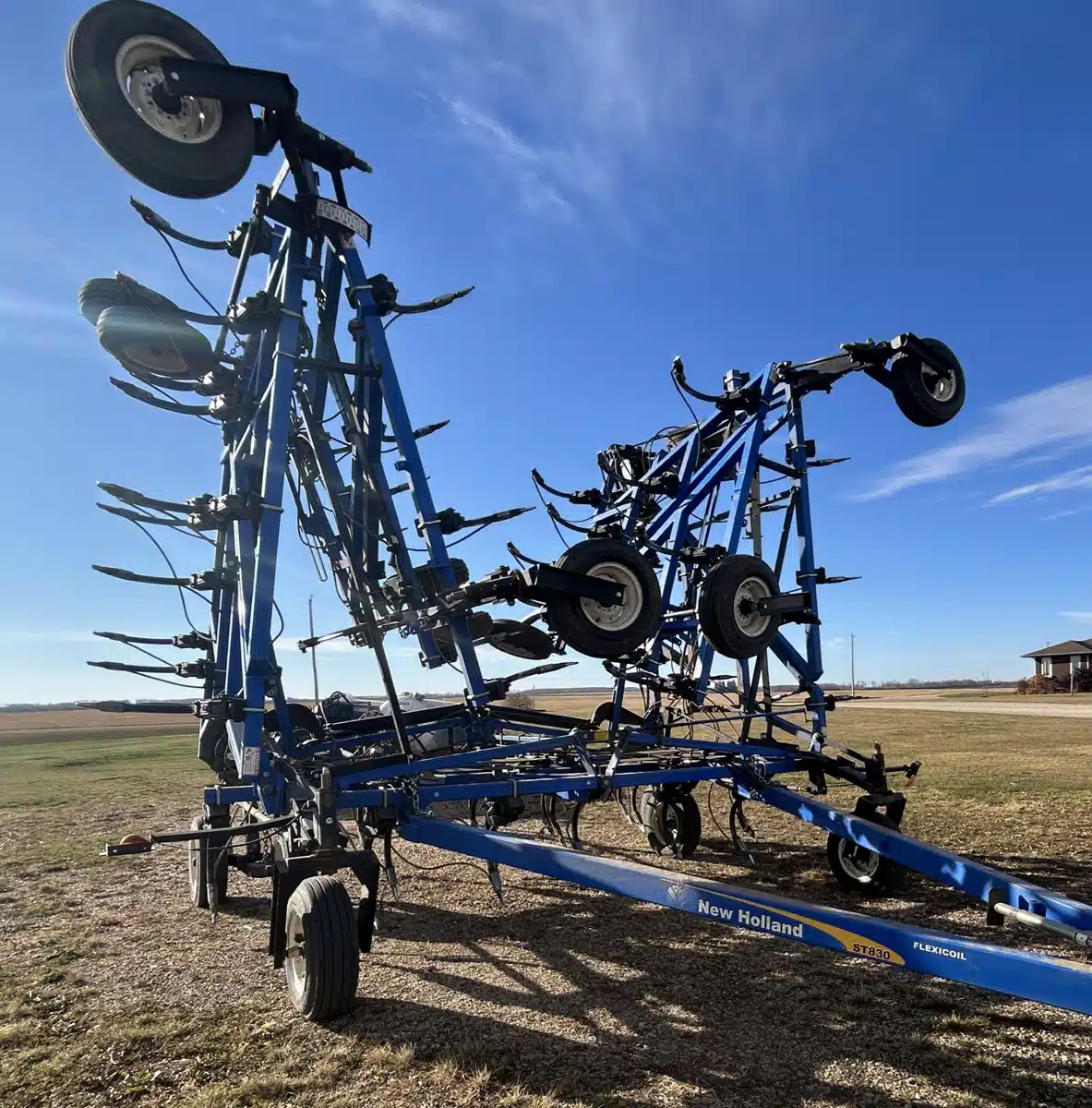 Gallery image 2 for 2019 New Holland ST830 Chisel Plow