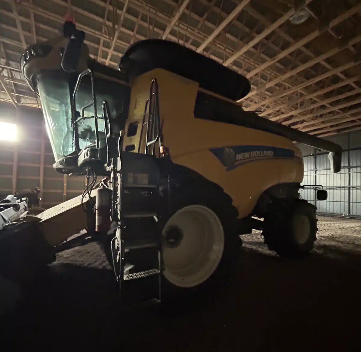 Gallery image 1 for Used 2022 New Holland CX8.80 Combine