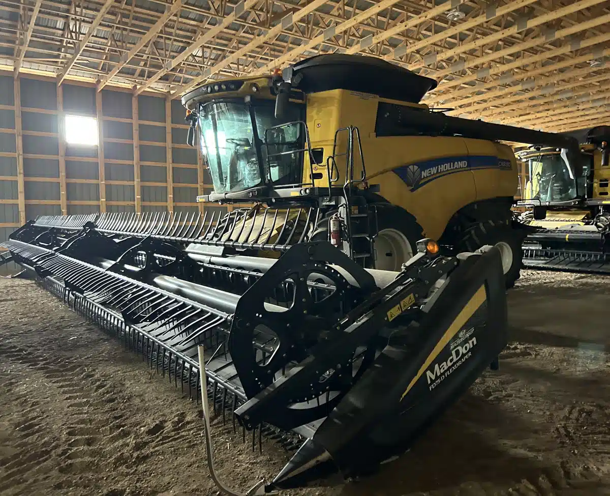 Gallery image 1 for Used 2022 New Holland CX8.80 Combine