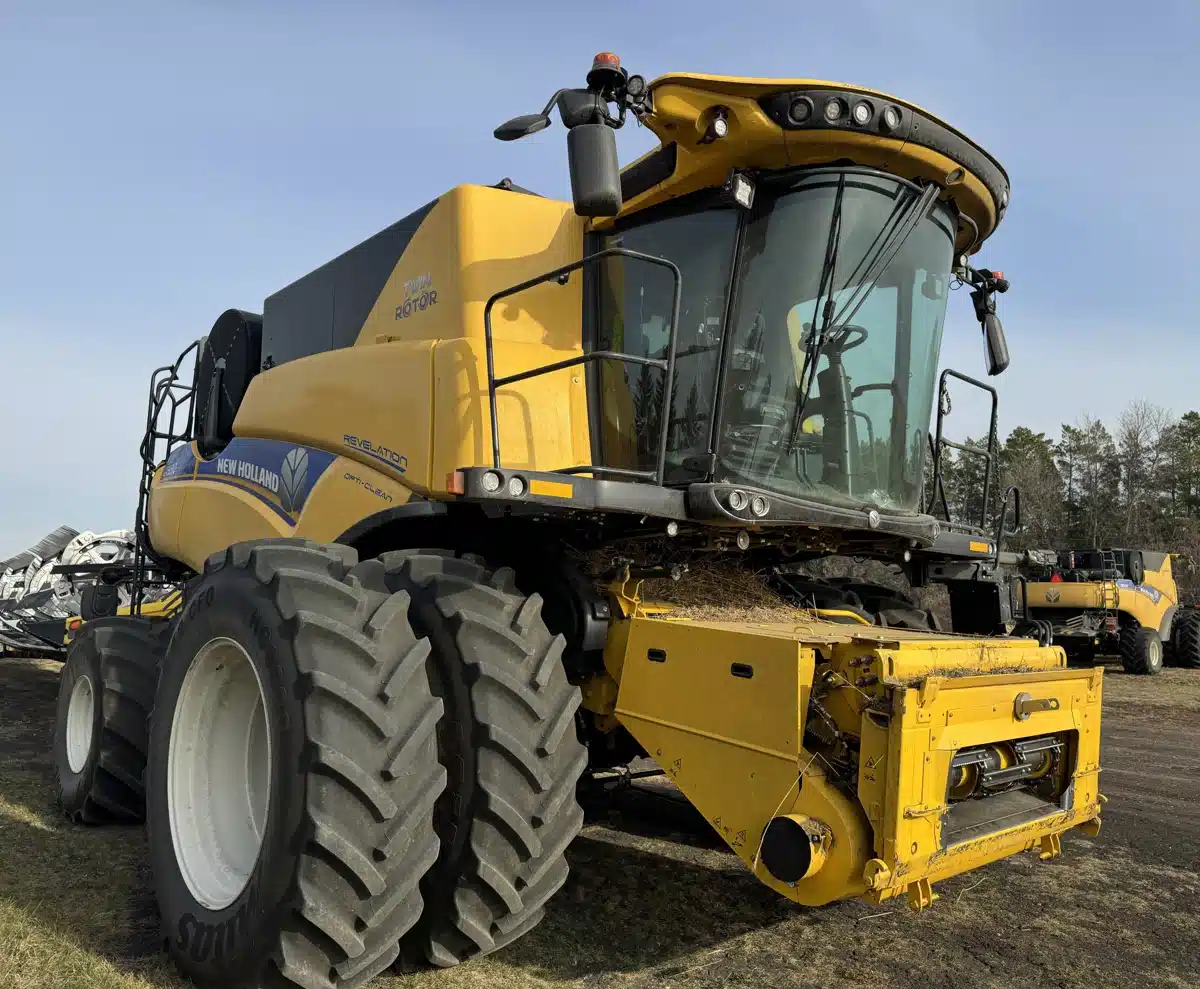Gallery image 1 for Used 2023 New Holland CR9.90Z Combine