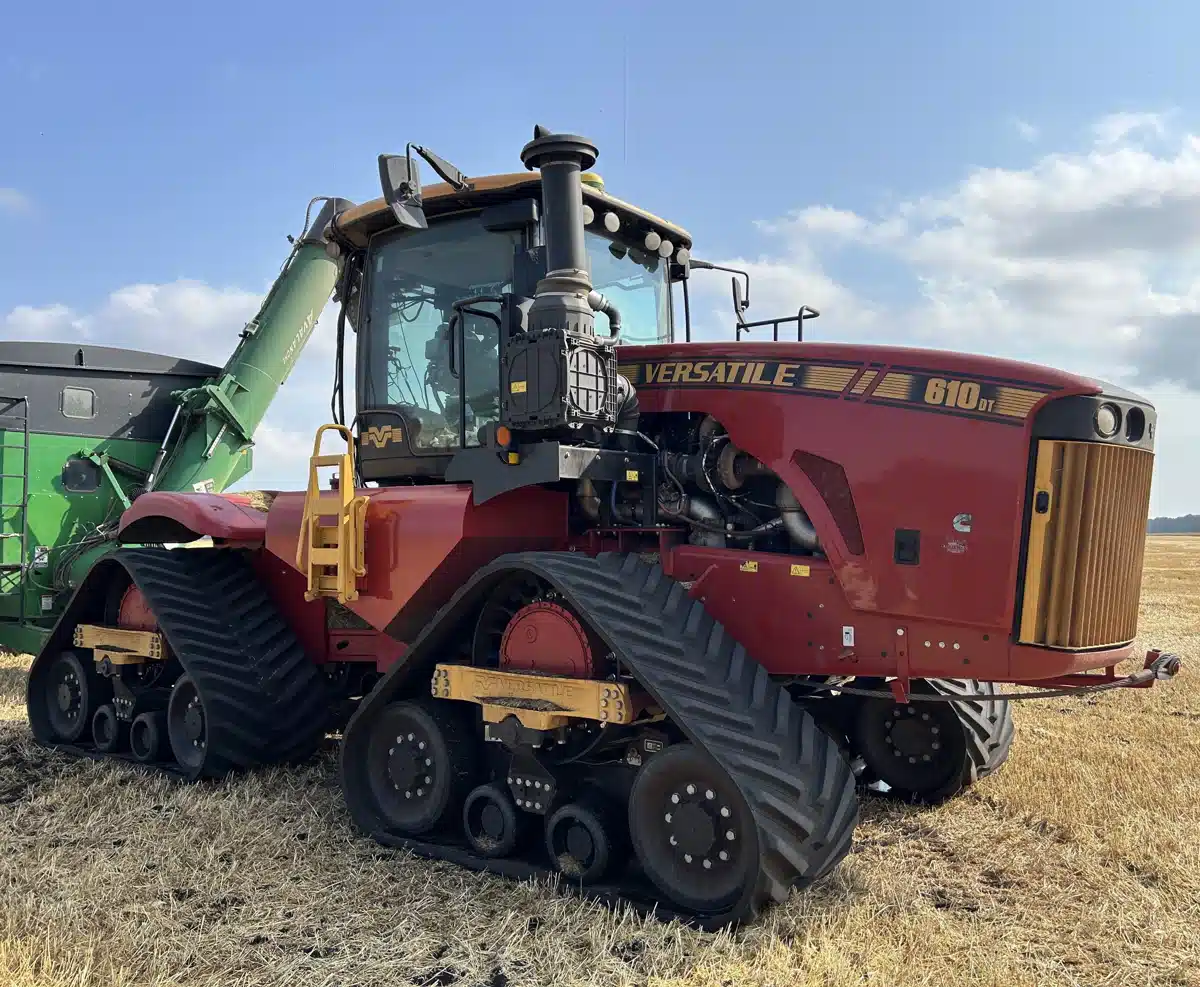 Gallery image 2 for Used 2019 Versatile 610DT Tractor