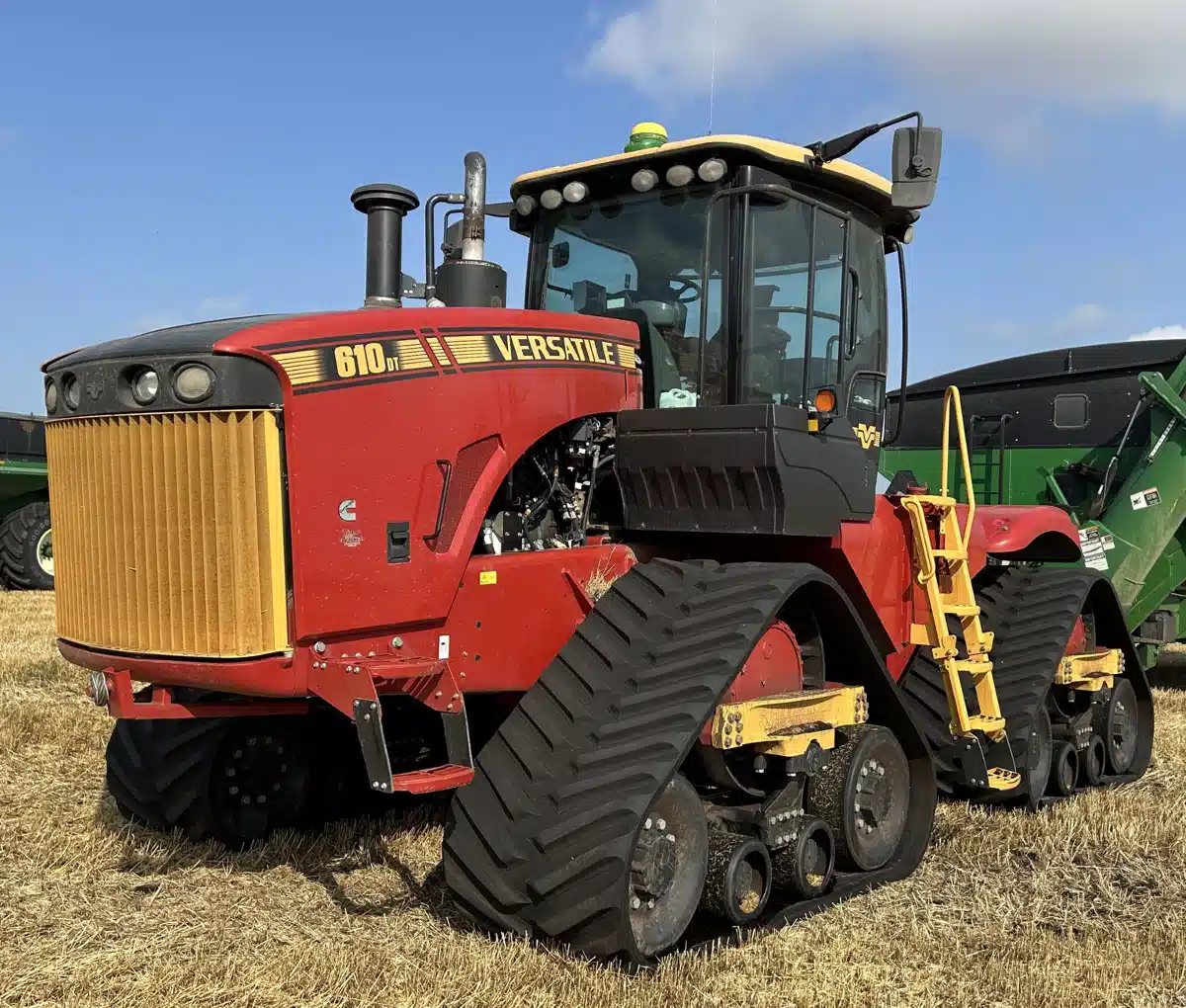 Gallery image 1 for Used 2019 Versatile 610DT Tractor