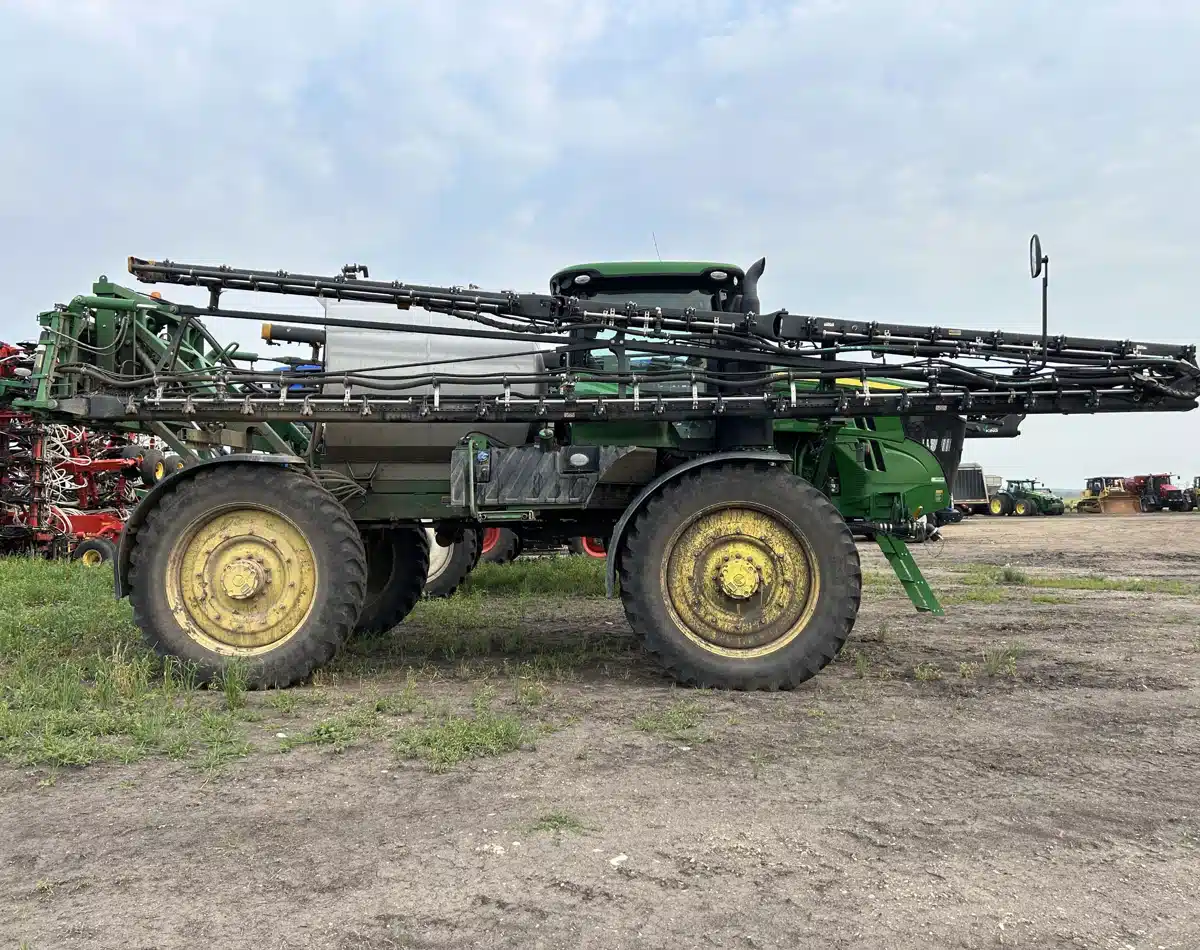 Gallery image 2 for Used 2019 John Deere R4045 Sprayer - Self Propelled