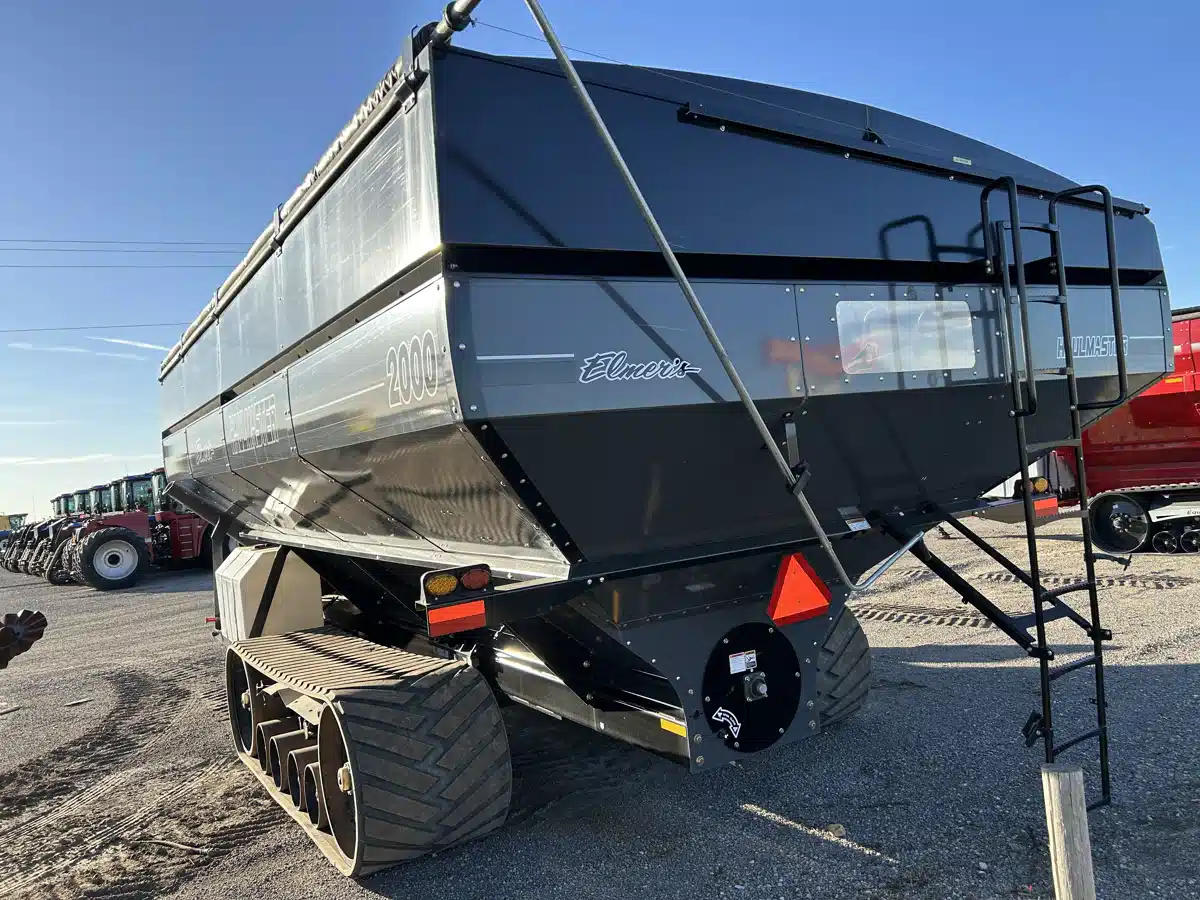 Gallery image 2 for Used 2022 Elmers Mfg HAULMASTER 2000 Grain Cart