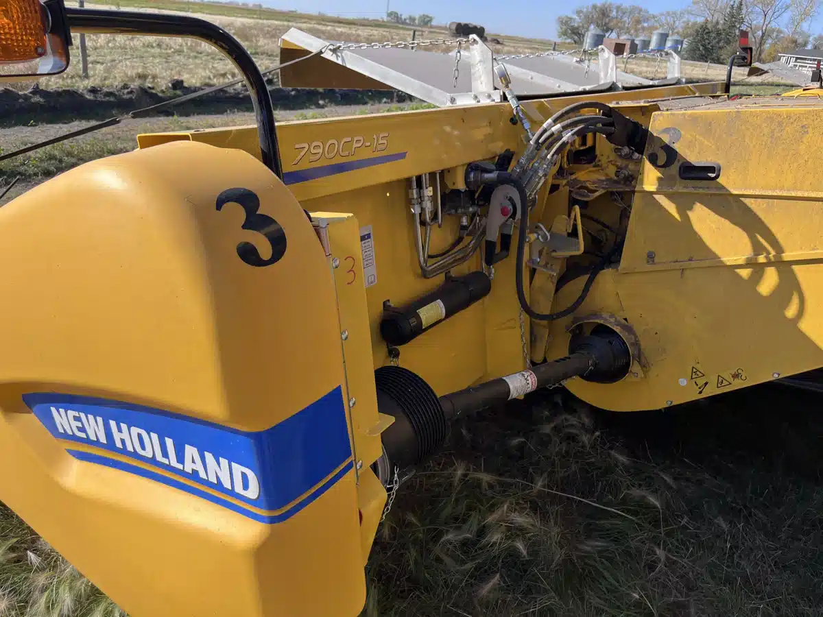 Gallery image 2 for Used 2024 New Holland 790CP Header - Pickup