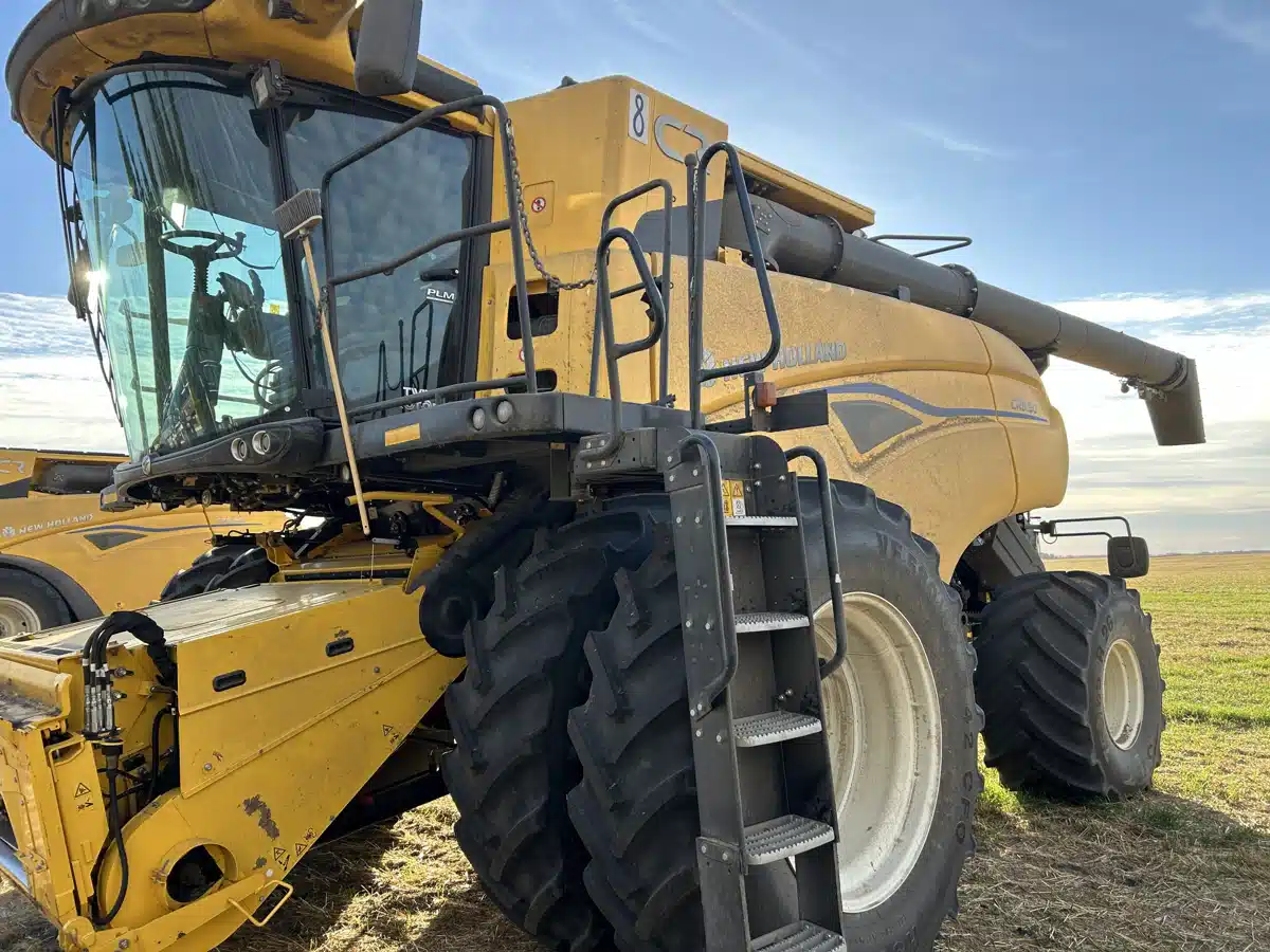 Gallery image 1 for Used 2024 New Holland CR9.90Z Combine