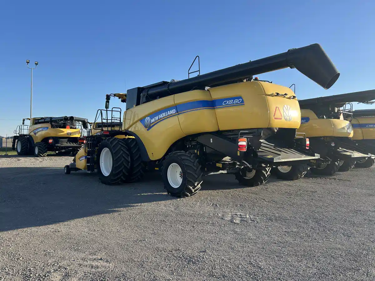 Gallery image 2 for Used 2018 New Holland CX8.80 Combine