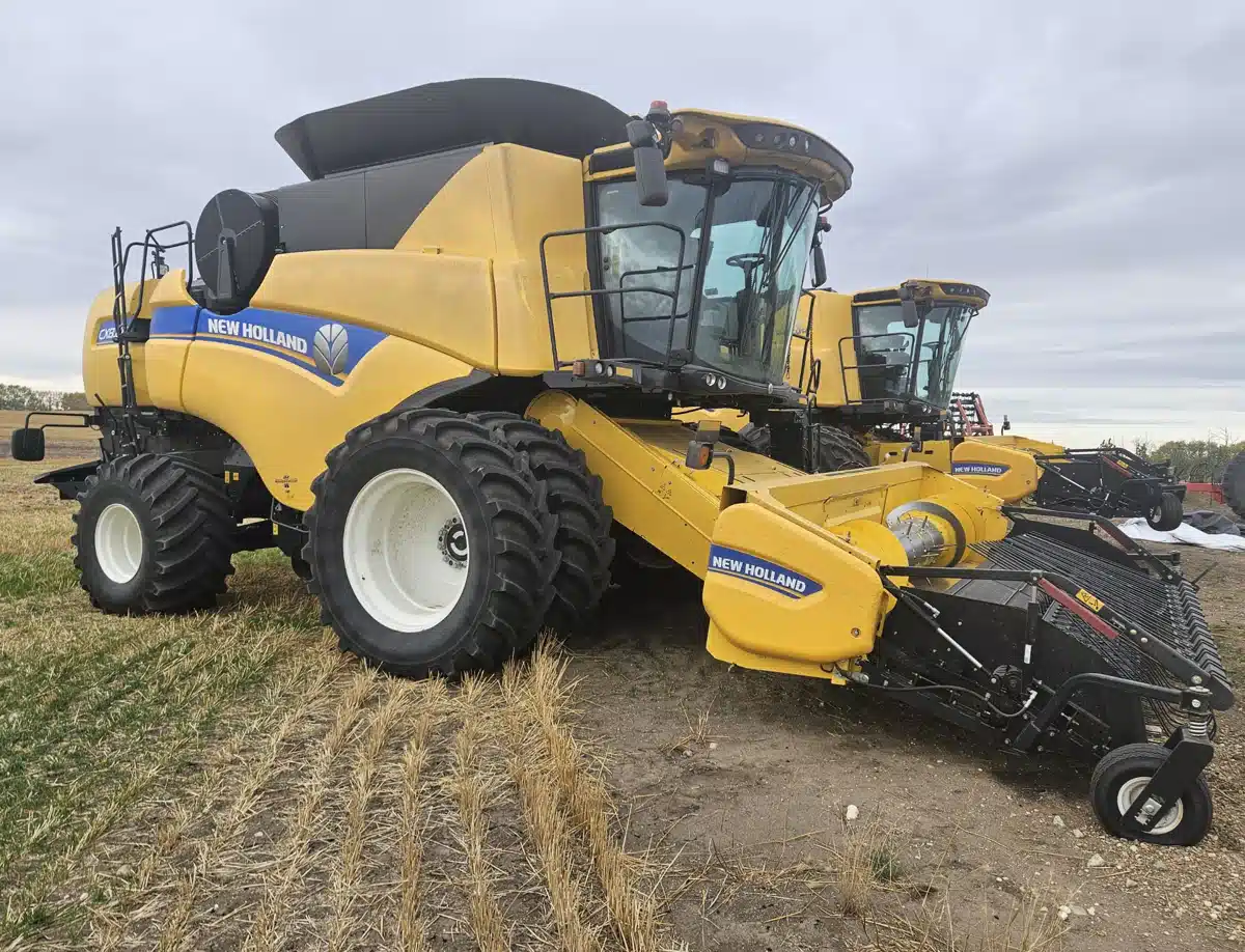 Gallery image 2 for Used 2021 New Holland CX8.80 Combine