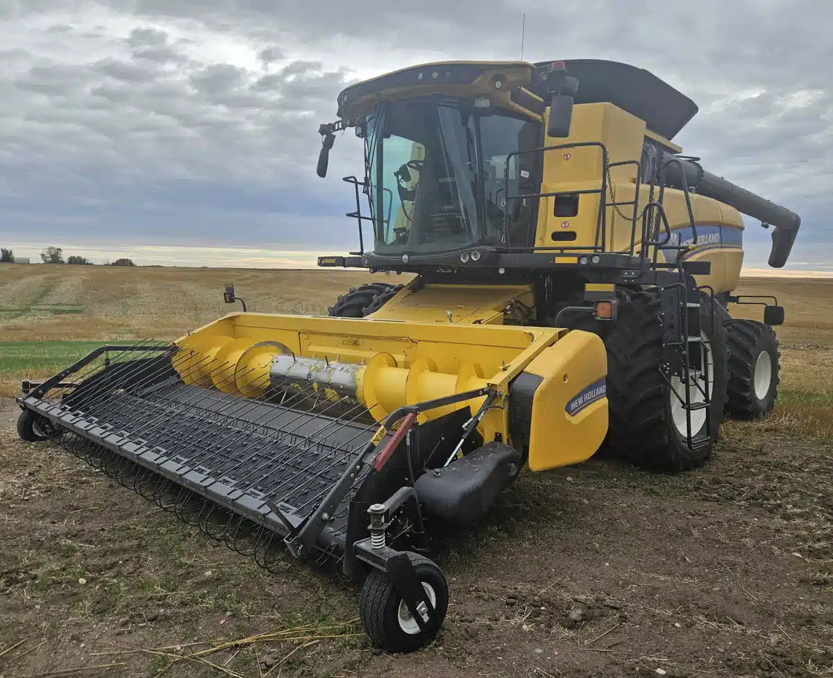 Gallery image 1 for Used 2021 New Holland CX8.80 Combine