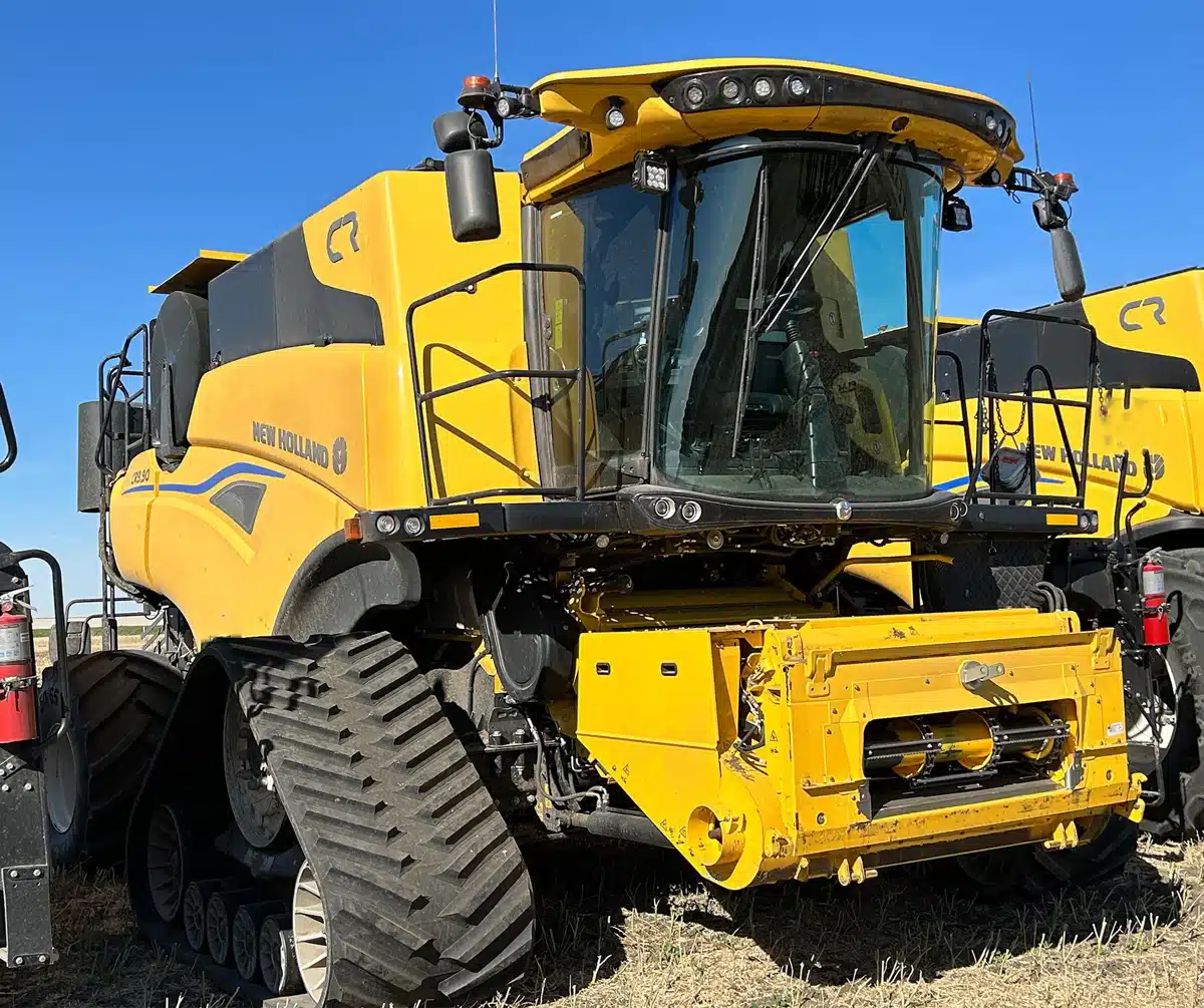Gallery image 2 for 2023 New Holland CR9.90Z Combine