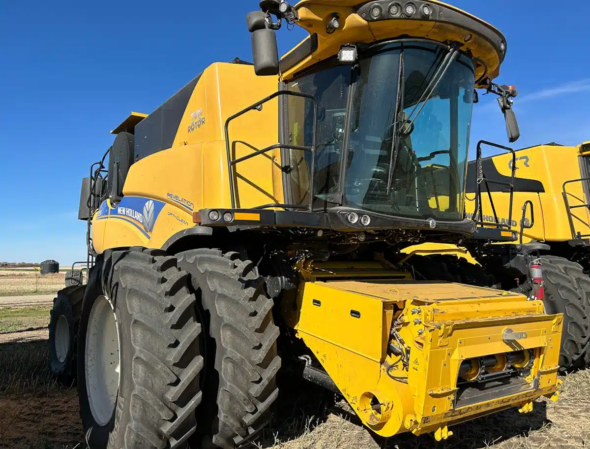 Gallery image 1 for 2023 New Holland CR9.90Z Combine